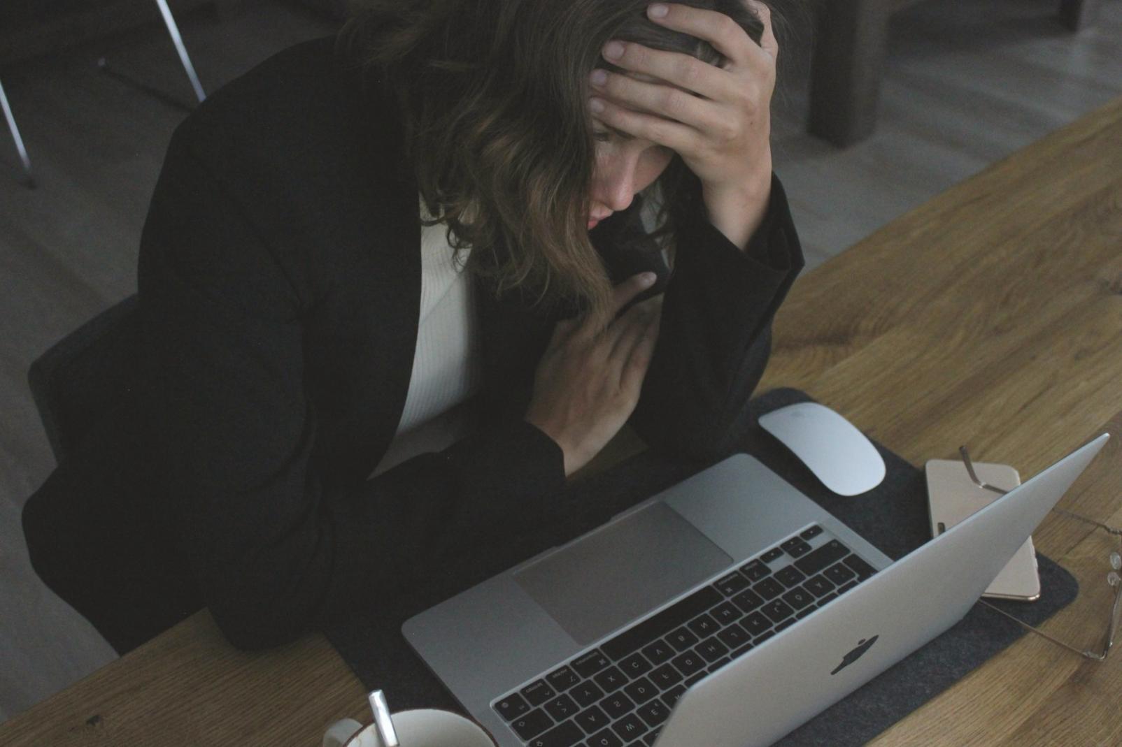 Implementación de estrategias técnicas de SEO en entorno real